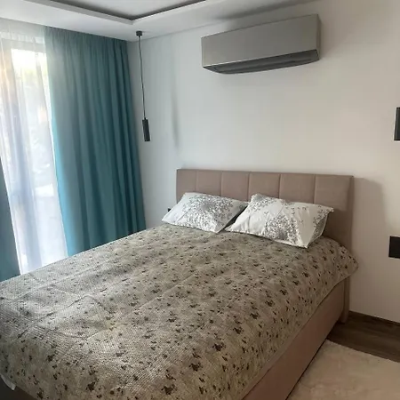 Sea 9 * ساني بيتش